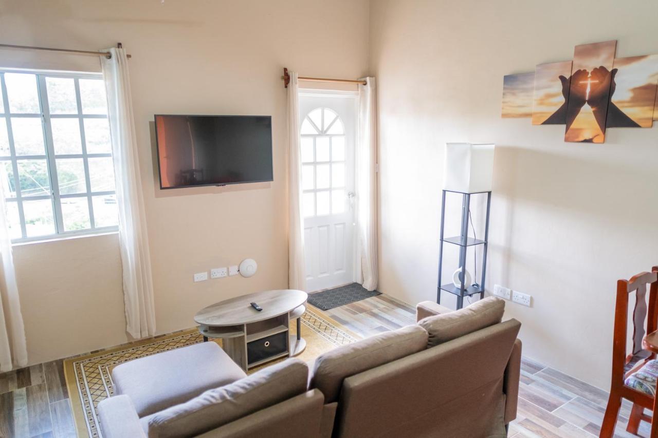 Golden Palms Apartment Kingstown Bagian luar foto