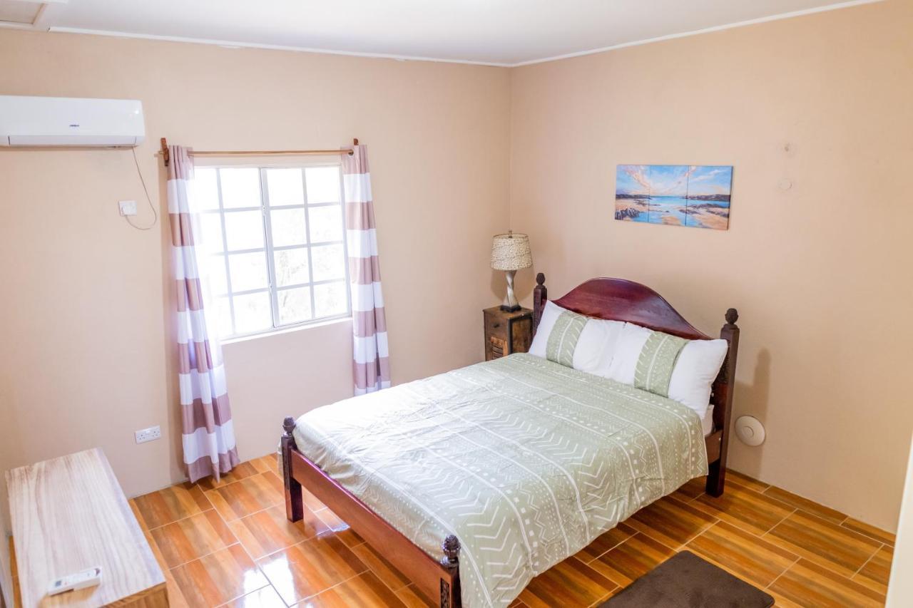 Golden Palms Apartment Kingstown Bagian luar foto