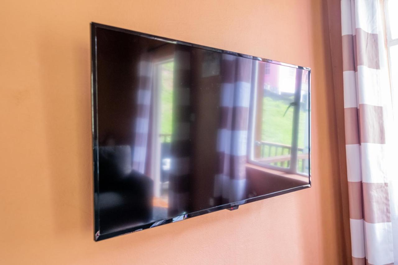 Golden Palms Apartment Kingstown Bagian luar foto