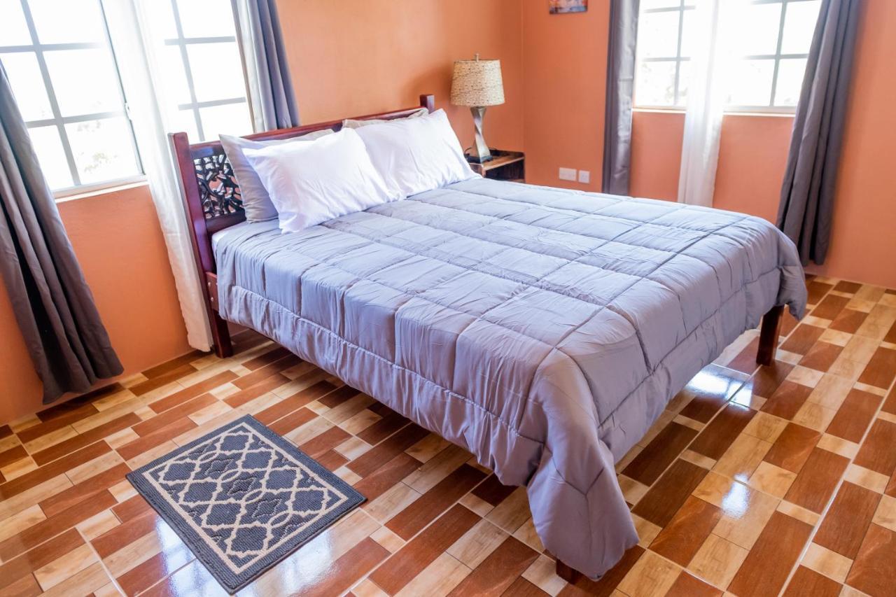 Golden Palms Apartment Kingstown Bagian luar foto