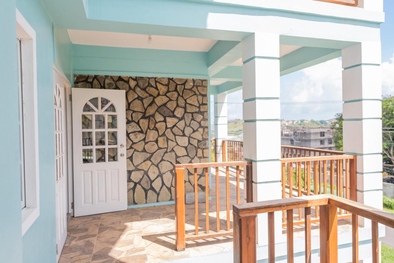 Golden Palms Apartment Kingstown Bagian luar foto